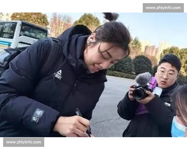 留洋小将刘锦程西海岸试训获好评,中场新星崭露头角 留洋小将刘锦程西海岸试训获好评,中场新星崭露头角